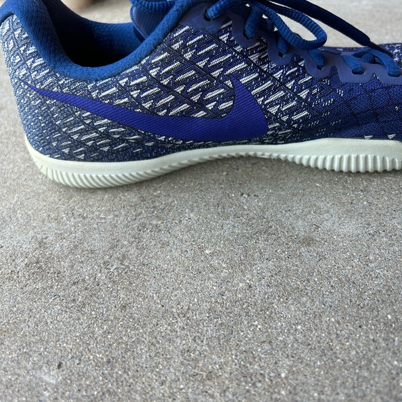 Kobe basketball sneakers - Picture 3 of 4